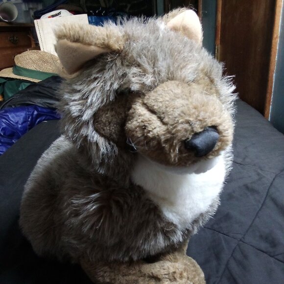 Vintage Folkmanis Puppets Coyote Plush Stuffed Animal - Picture 1 of 7